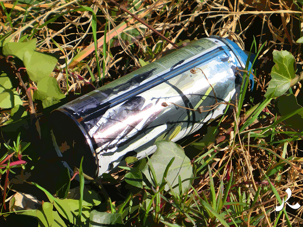 une bombe de peinture jetée