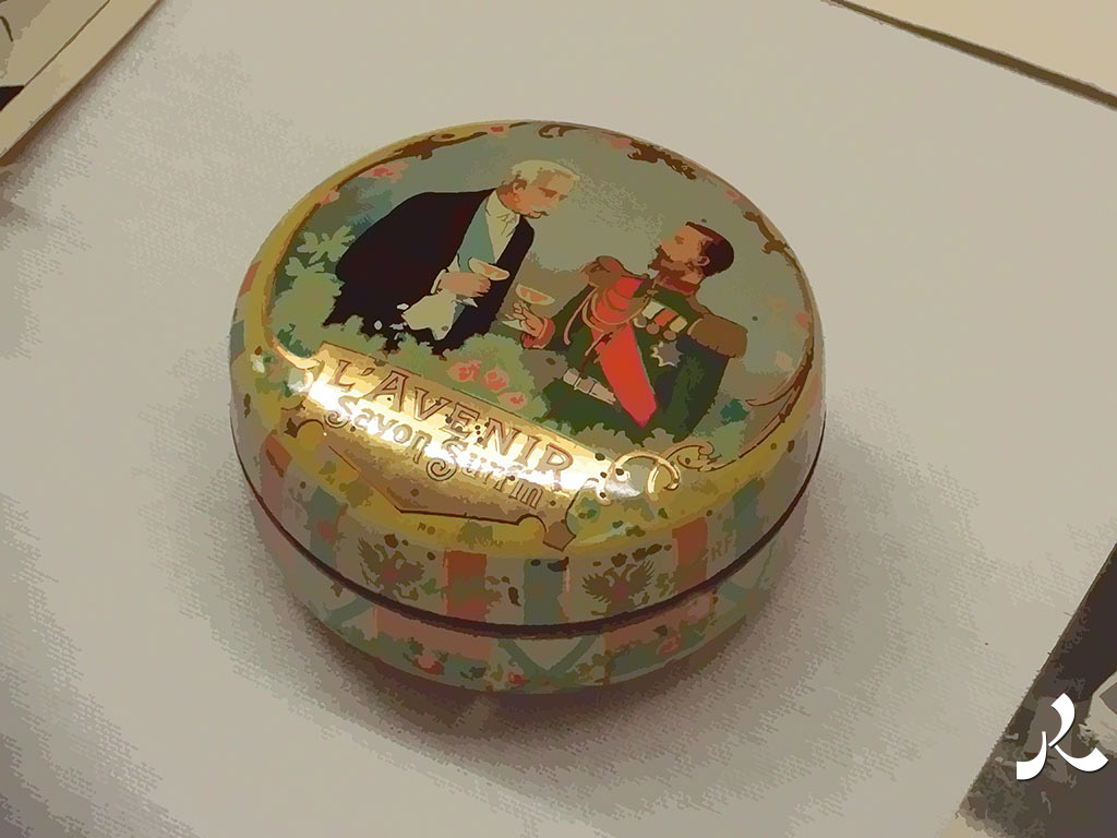 Une vieille boîte de savon bourgeois