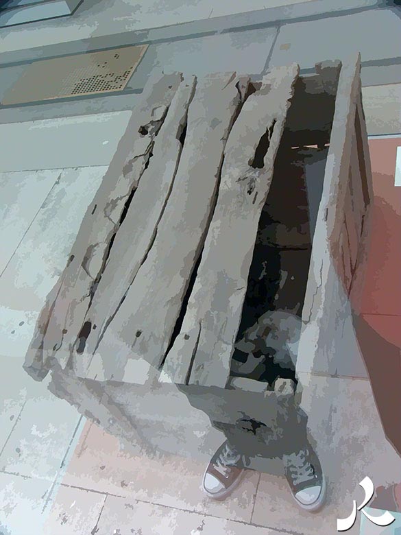 une caisse en bois égyptien à Londres