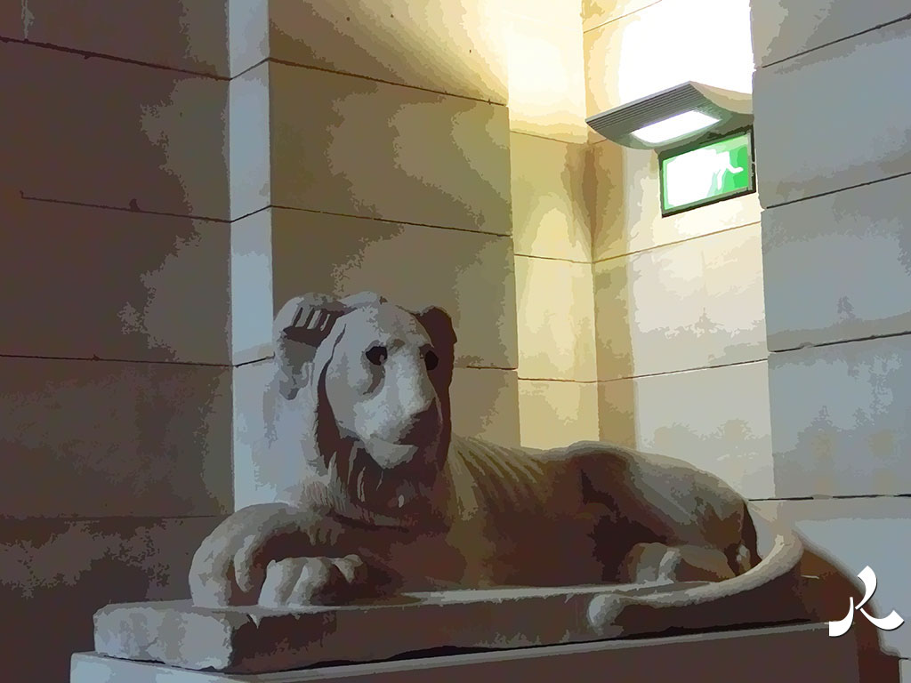 lion égyptien et parisien au Louvre